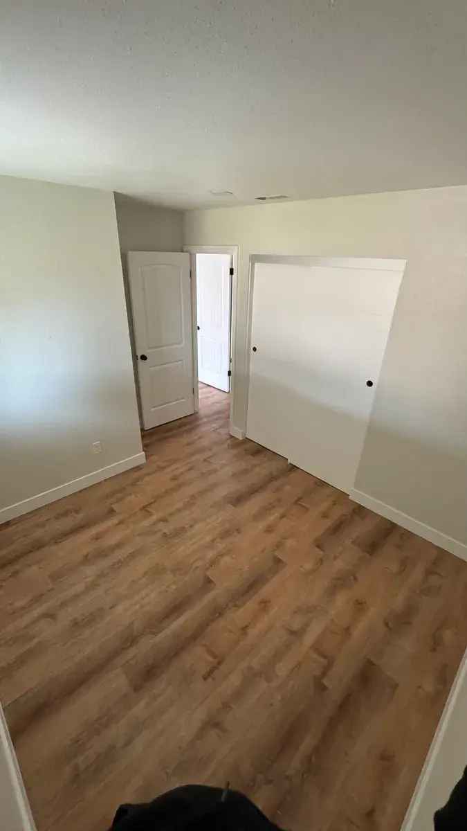 Home for Rent 3 Bed 2 Bath with Renovation in Chino