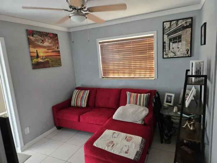 Rent Efficiency Apartment in Village Green with Remodeled Bathroom