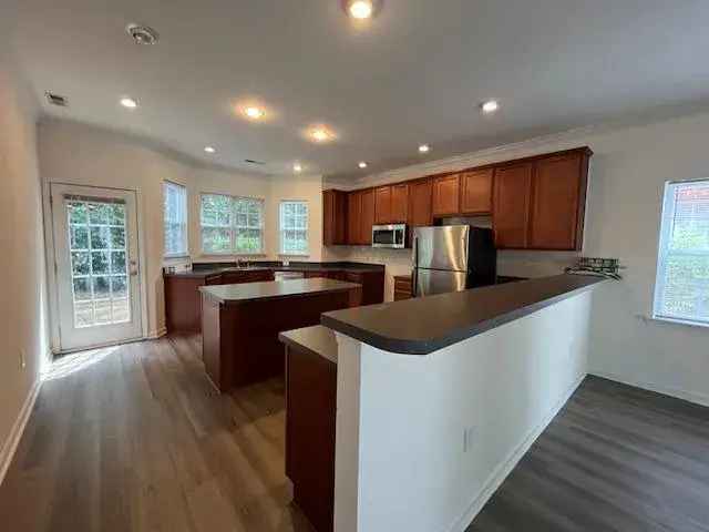 Rent Spacious Townhomes in Maynard Summit with Modern Features