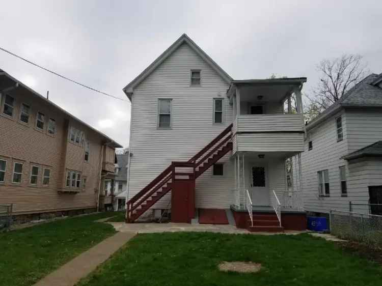 Rent Apartment Unit in Scranton with Modern Features and Balcony