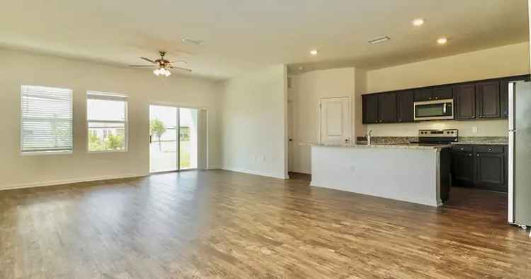 Rent Apartments in Lakeland with Modern Amenities and Pet Friendly Features