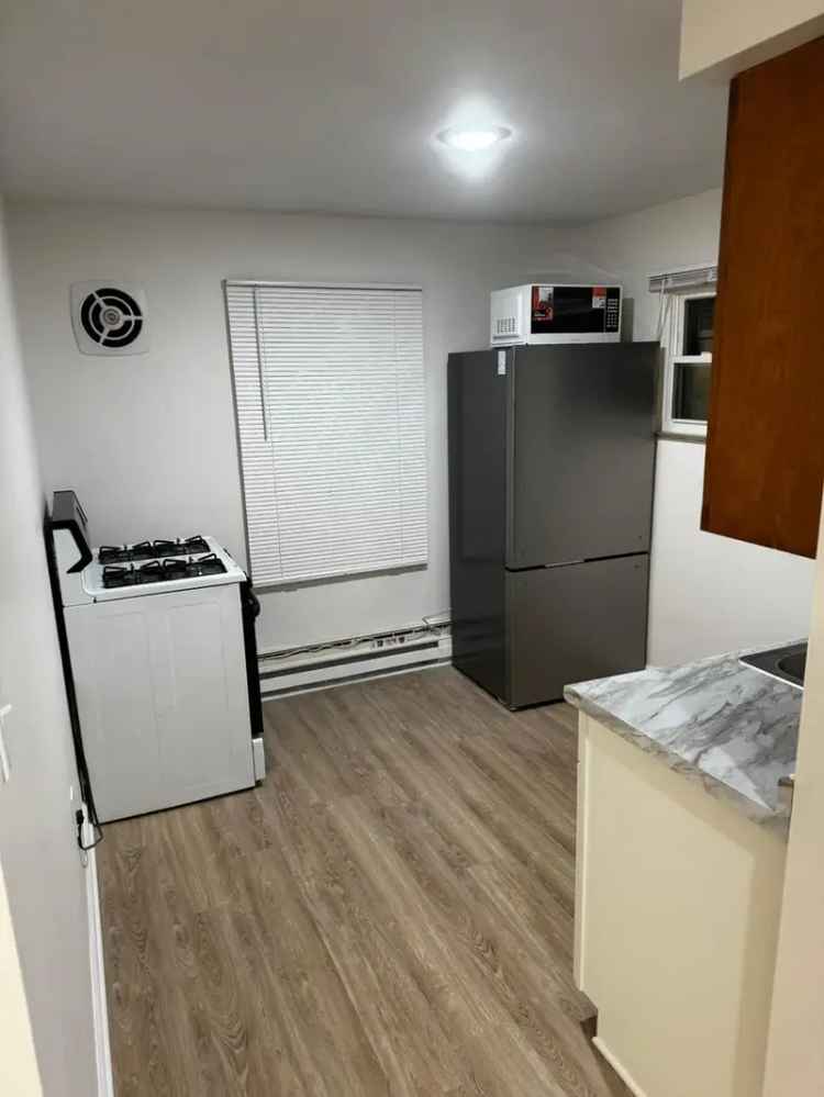 Rent Studio Apartment Unit in Quiet Neighborhood with Modern Upgrades