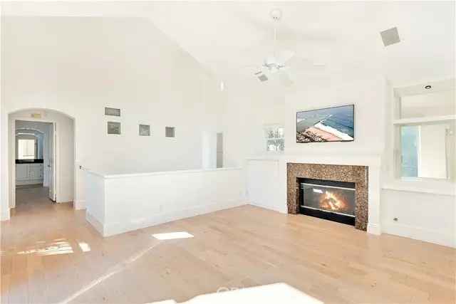 House For Sale in 1-17, Savona Court, Newport Beach, California