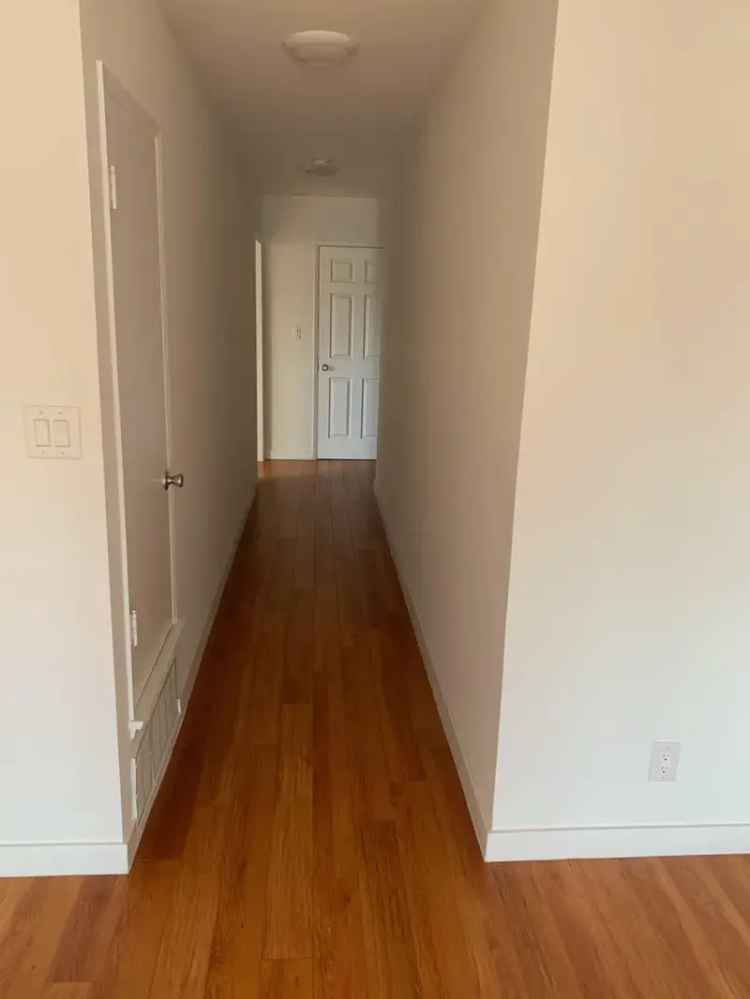 Rent Apartment Unit Near Beverly Hills with New Renovations and Amenities