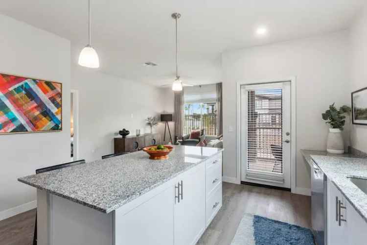 Rent Spacious Apartments at Obsidian on Glendale with Lavish Amenities