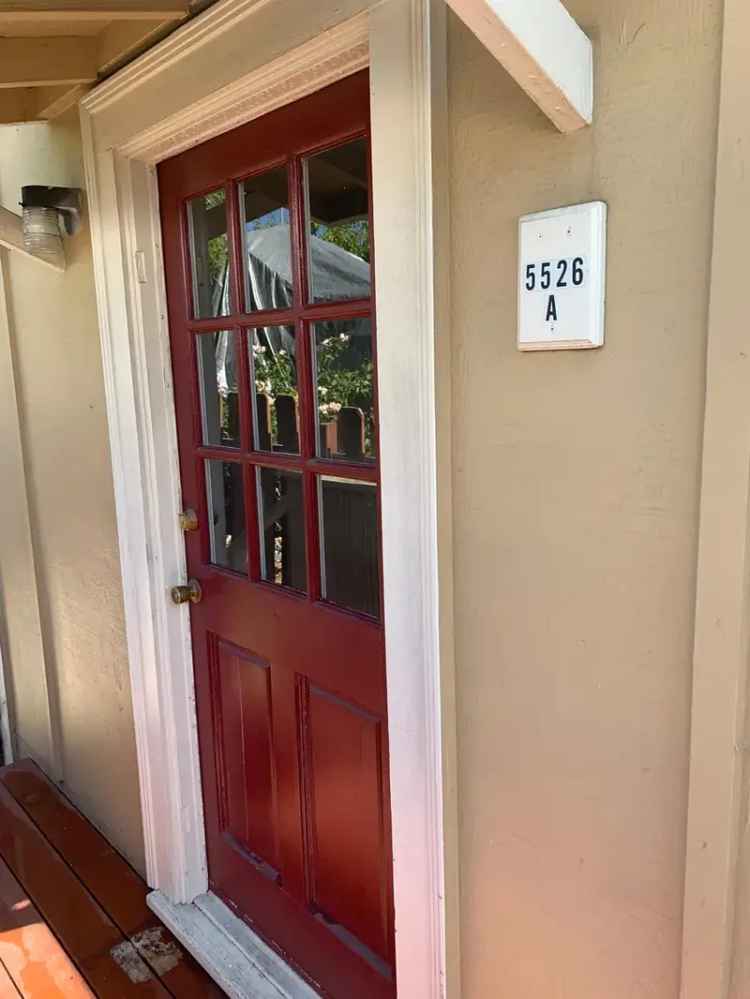 Rent One Bedroom Apartment Unit with Private Entrance in Emeryville Oakland