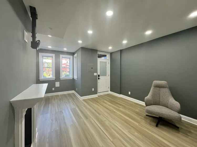 Rent Capitol Hill Apartment with Modern Amenities and Spacious Living Area