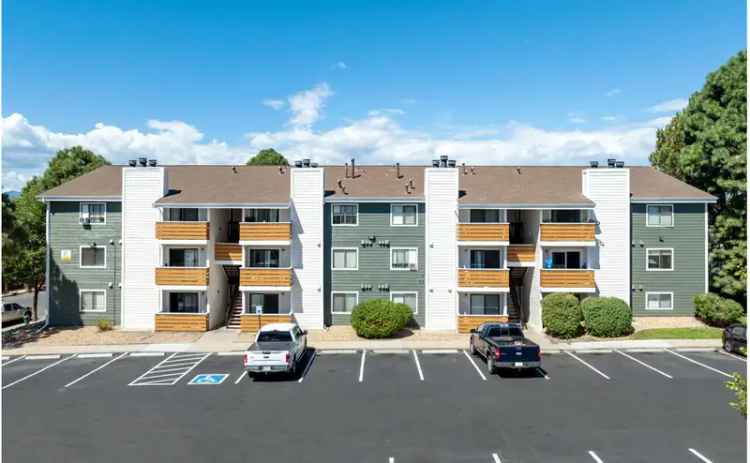 Rent Apartments in Englewood CO with Modern Features Near Centennial Park