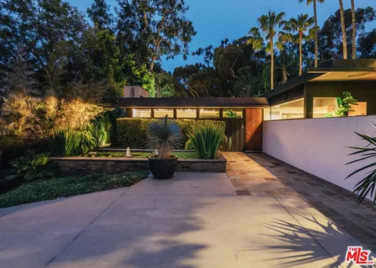 House For Sale in Los Angeles, California