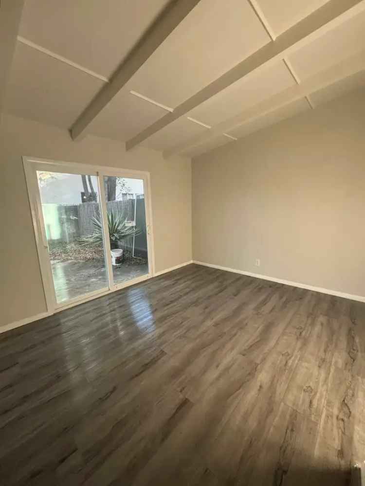 Rent Apartment Unit 2 Bedrooms in Fullerton with Modern Features