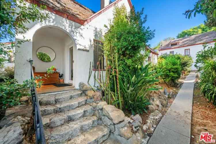 House For Sale in 2106, Valentine Street, Los Angeles, California