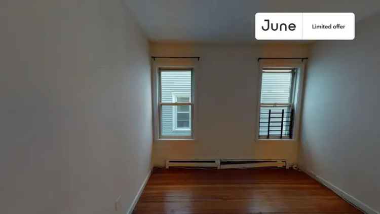 Rent Queen Bedroom in Apartment in Mission Hill with Great Amenities