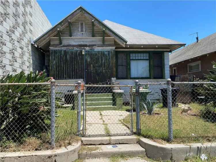 House For Sale in 4010, Wall Street, Los Angeles, California