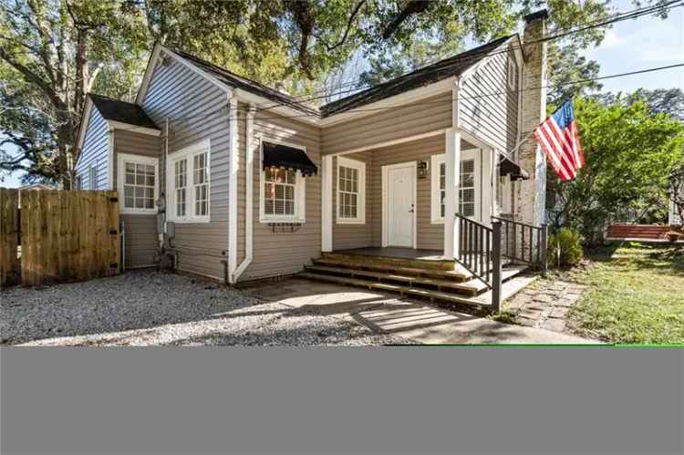 Buy Cottage in Midtown with 2 Bedrooms and Modern Kitchen Features