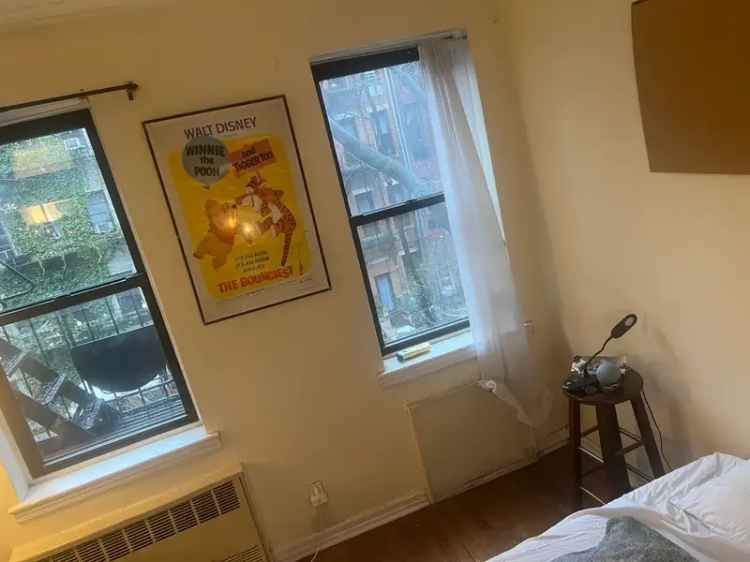 Rent One Bedroom Apartment Near 86th Street Q Station with Garden View