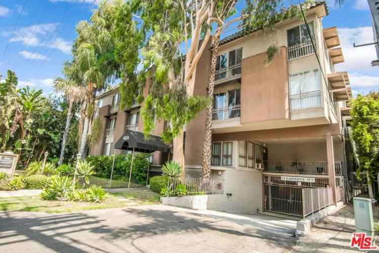 House For Sale in 4624, Cahuenga Boulevard, Los Angeles, California