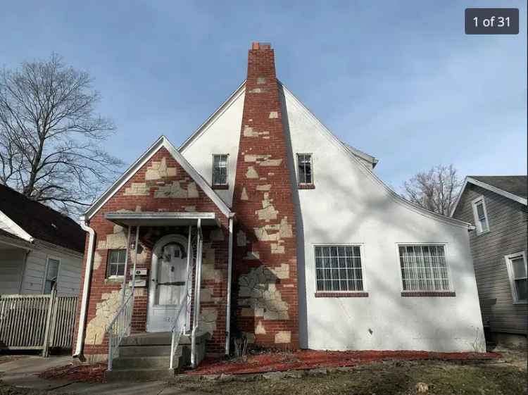 Rent New Renovated Home with 2 Kitchens Near Campus