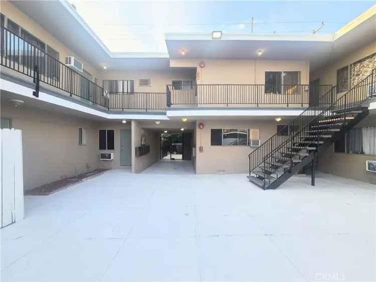 House For Sale in 14696, Rayen Street, Los Angeles, California