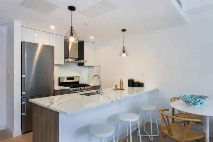 Rent Luxury Apartments in Queens with Elegant Design and Amenities