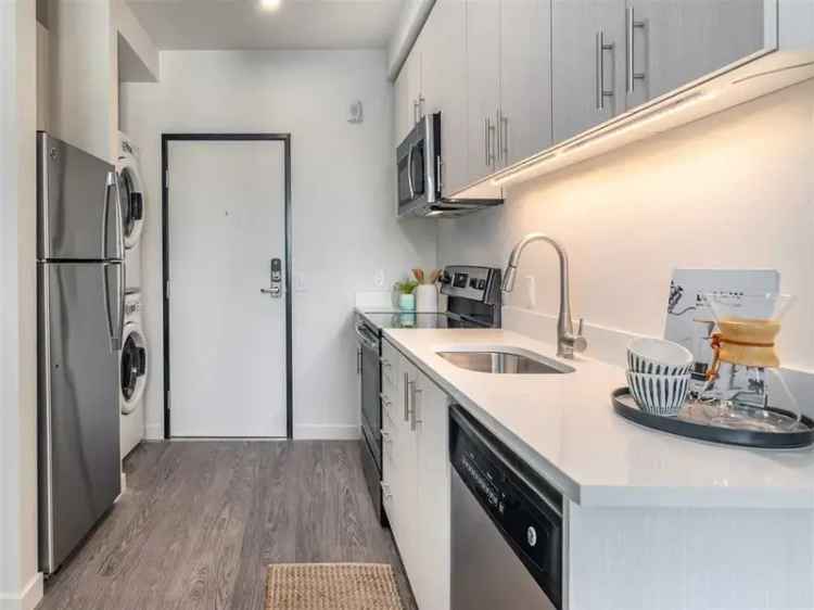 Rent Studio One Two Three Bedrooms Acqua Apartments Near Downtown Portland