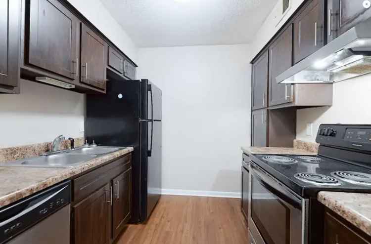 Rent Two Bedroom Apartments at Chateau at Park