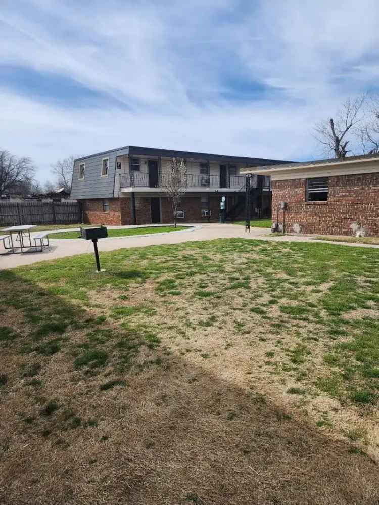 Rent Vintage Apartments Close to Fort Sill with Eclectic Charm