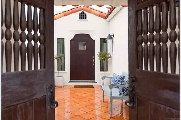 Buy Spanish residence in serene location with panoramic bay views