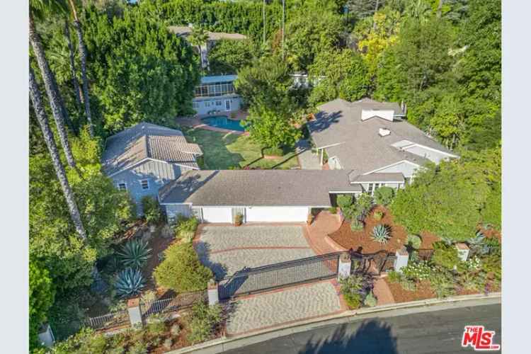 Buy Extraordinary Compound with Guest Houses in Encino