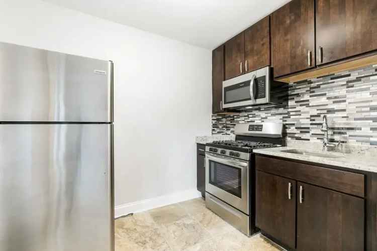 Rent Apartment with Mega Lake Views and Stylish Features in Chicago