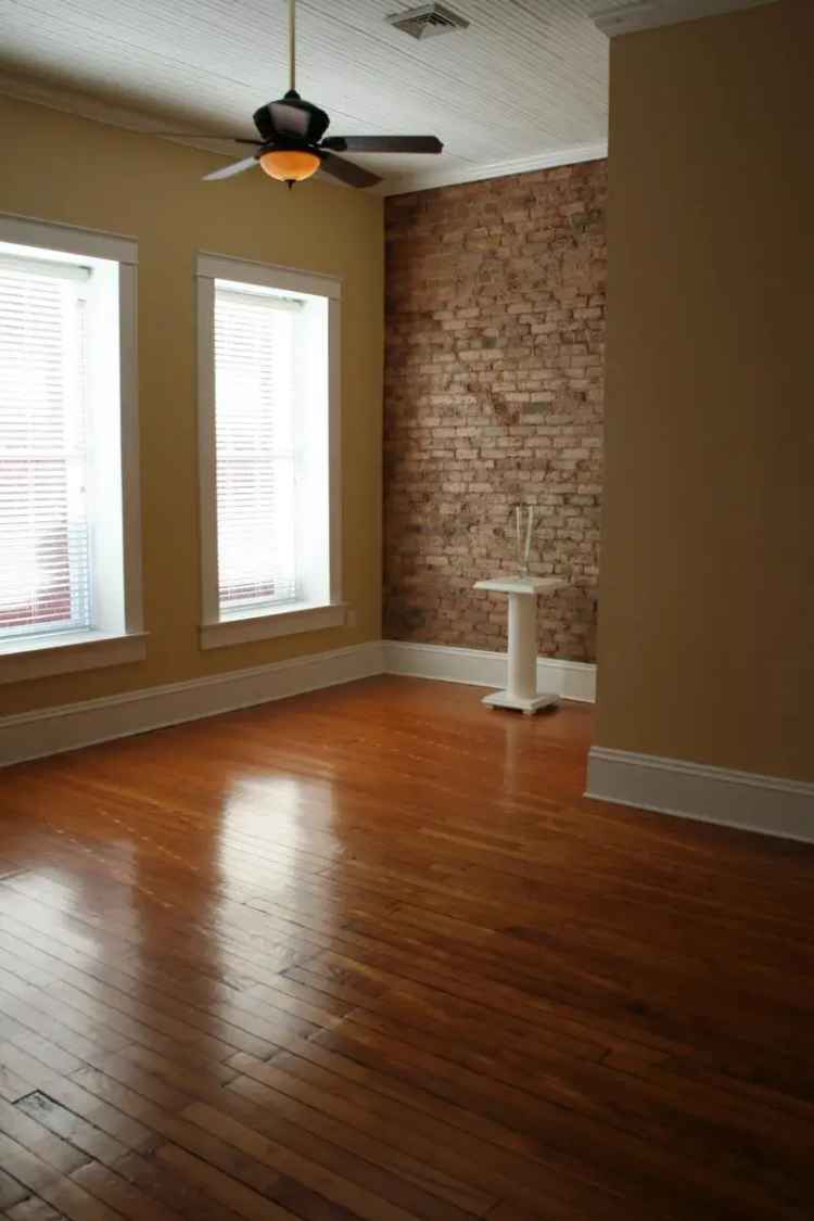 Apartment for Rent in Downtown Salisbury with Modern Amenities