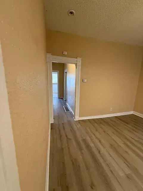 Duplex for Rent with 2 Bedrooms and New Vinyl Plank Flooring