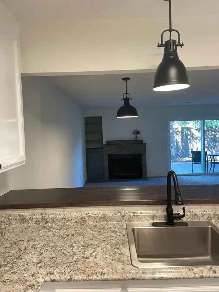 Rent Stylish Apartment Unit in Napa with Modern Features and Garage