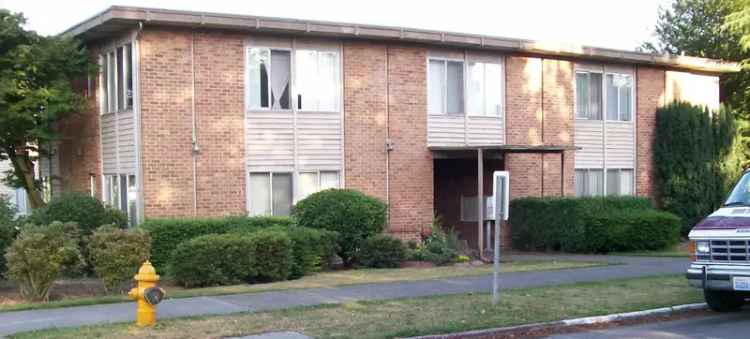 Rent Apartment Unit with Mountain View in Recently Remodeled Building