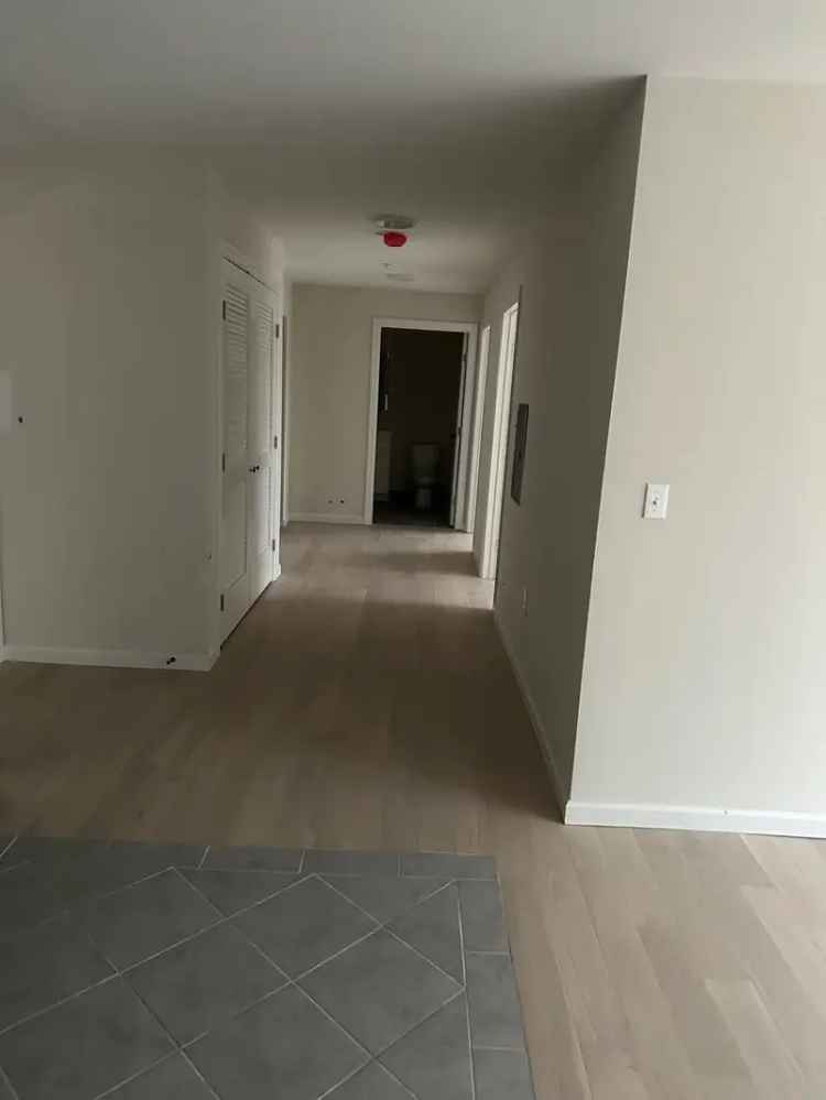 Rent Bright and Spacious Apartment Near Passaic River