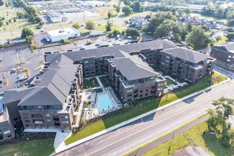 Rent Modern Waterfront Apartments with Luxury Amenities in Cherry Hill