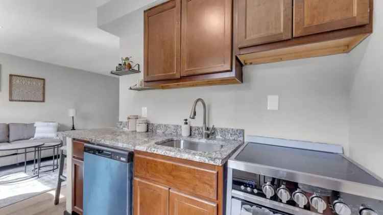 Rent Renovated Studio Apartment in Prime Lakewood Location