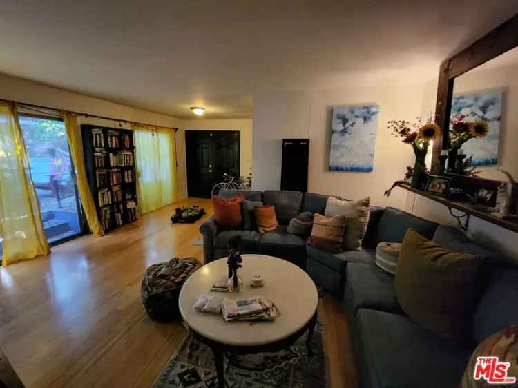 House For Sale in 1118, Sanborn Avenue, Los Angeles, California