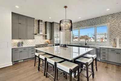 Rent Luxurious Townhome in Austin with Four Bedrooms and Amazing Amenities