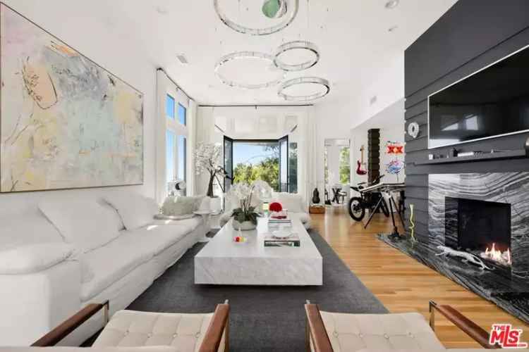 Rent contemporary residence with stunning views in a prime location