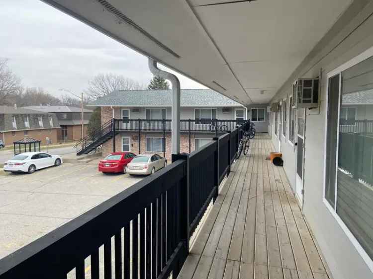 Rent Apartments in Iowa City with Modern Features and Great Amenities