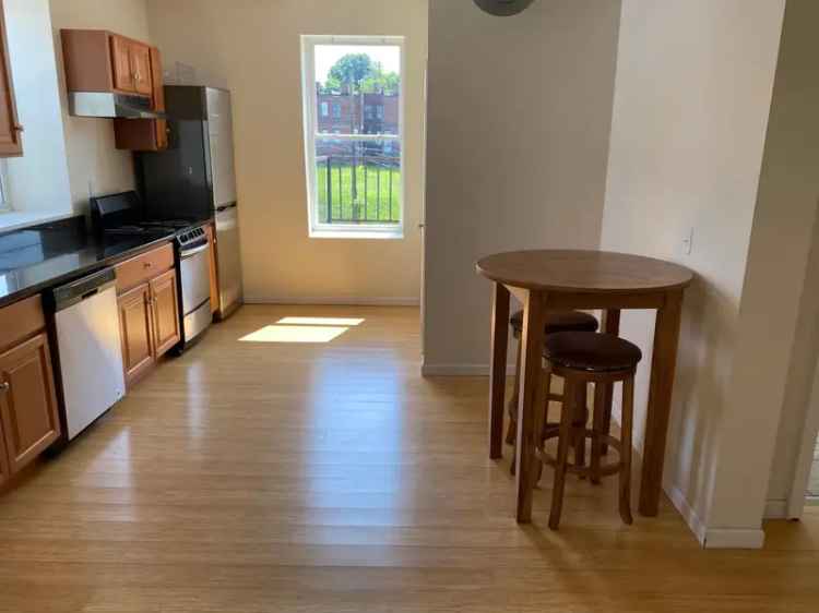 Rent Apartment Unit with Two Bedrooms and Downtown Views on Pitt's Campus