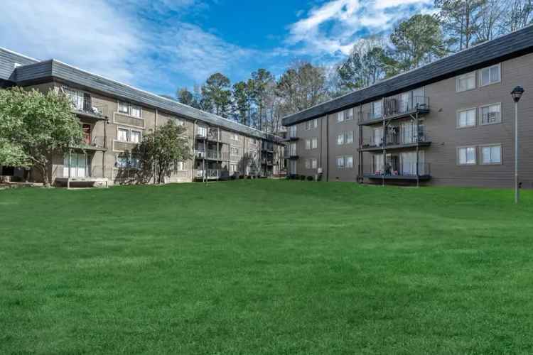 Rent Gracious Apartments in Brookhaven Atlanta with Renovated Features