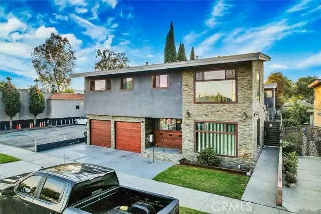 House For Sale in 2619, Chestnut Avenue, Long Beach, California