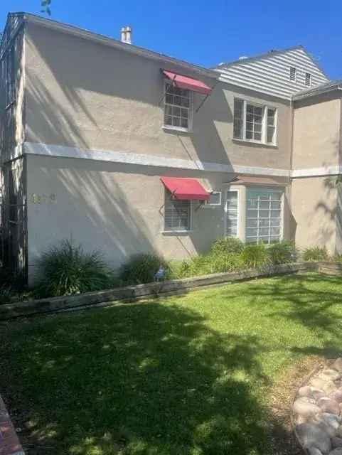 Rent Apartment Unit in Charming Vintage Courtyard South of Ventura