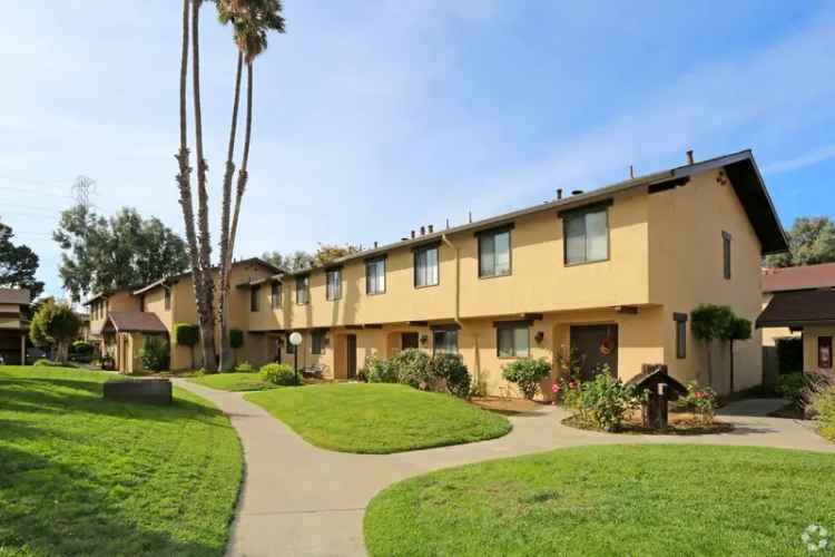 Rent Apartments in Foster City with Open Community Features