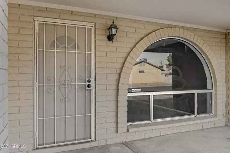 Rent 3 Bedroom House in Royal Oaks with Pool and Modern Kitchen