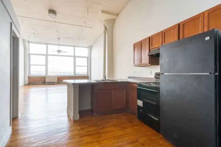 Rent Apartment Hudson's Lofts in Detroit with Modern Features