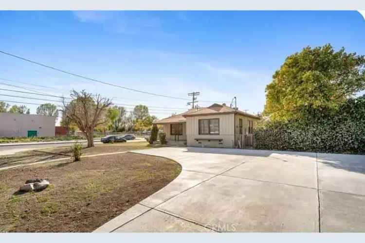 Invest Opportunity Buy House in Corner Lot with Bonus Room