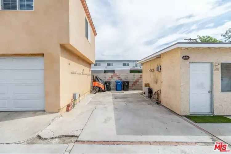 Investment Opportunity Buy Multifamily Home in Prime Location with Features