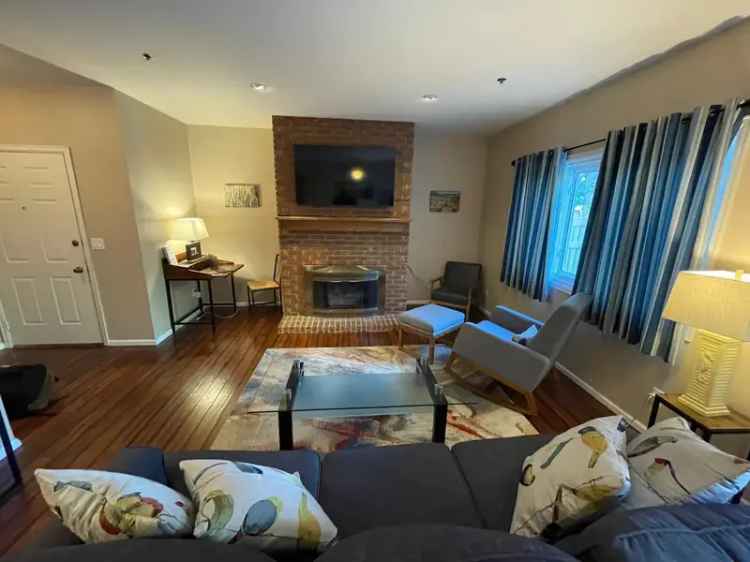 Rent Furnished 2 Bed 2 Bath Condo near CSU Fort Collins